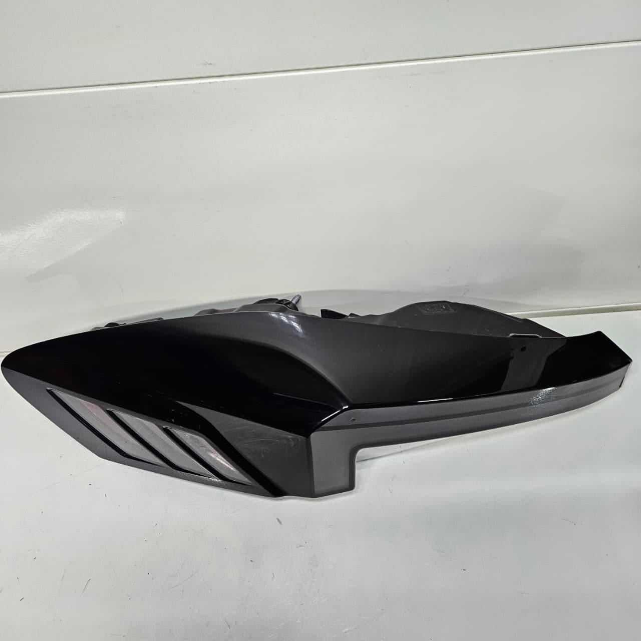 9879753-2023 BMW XM G09 Taillight Rear Left OEM