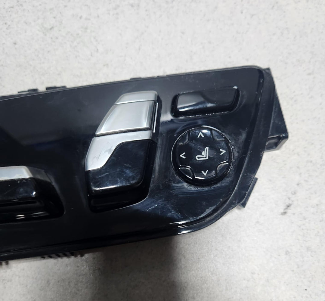 2017-2023 BMW 540i Front Left Seat Adjustment Switch 6834261 540i G30 M5 F90 