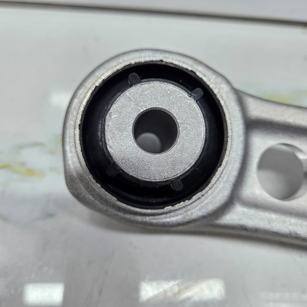BMW 5 Series G30 Front Suspension Control Arm Front Left Lower Rubber 6861181 