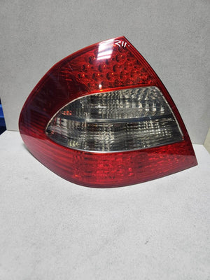 2007-2009 Mercedes-Benz E280 Tail Light Assembly A2118202564 W211 E-Class