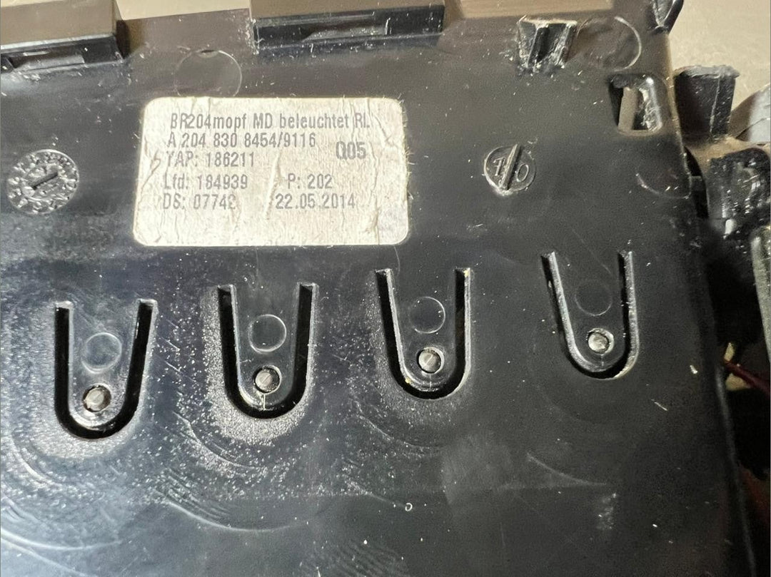 12-14 Mercedes W204 C300 C250 Front Center Dashboard  Heater A/C Air Vent