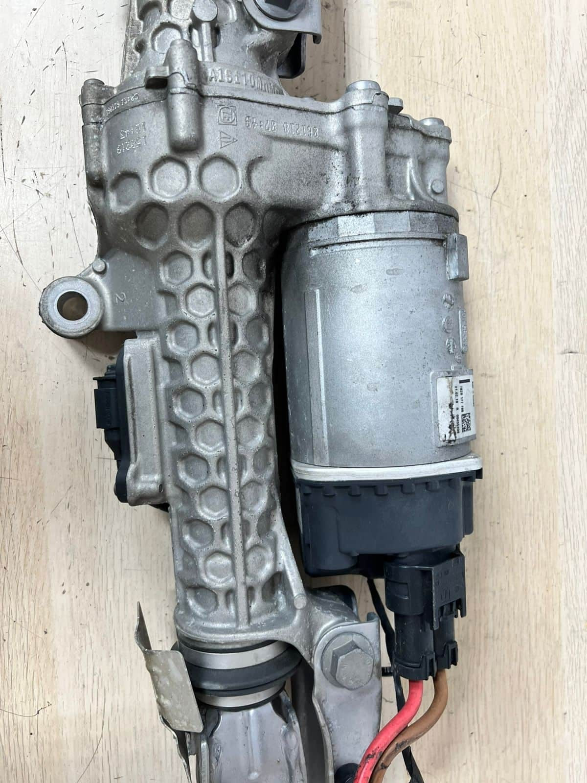 BMW G11 G15 G16 G30 G31 G32 X5 G05 X6 G06 X7 G07 STEERING ACTUATOR HSR 6893752