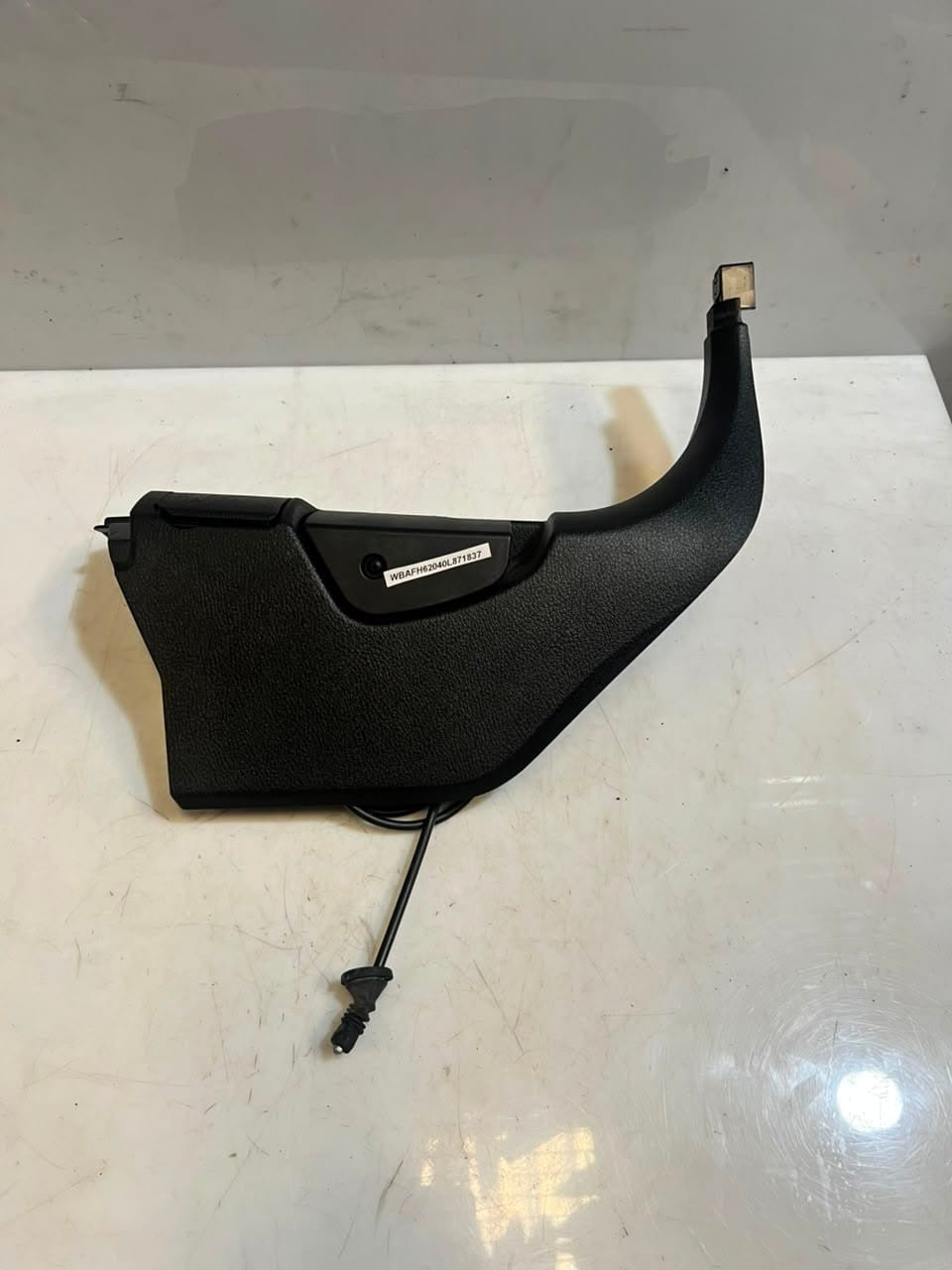 2011-2013 BMW X5 E70 and X6 E71 Front BOTTOM Sill Trim Cover RIGHT 7148520 OEM