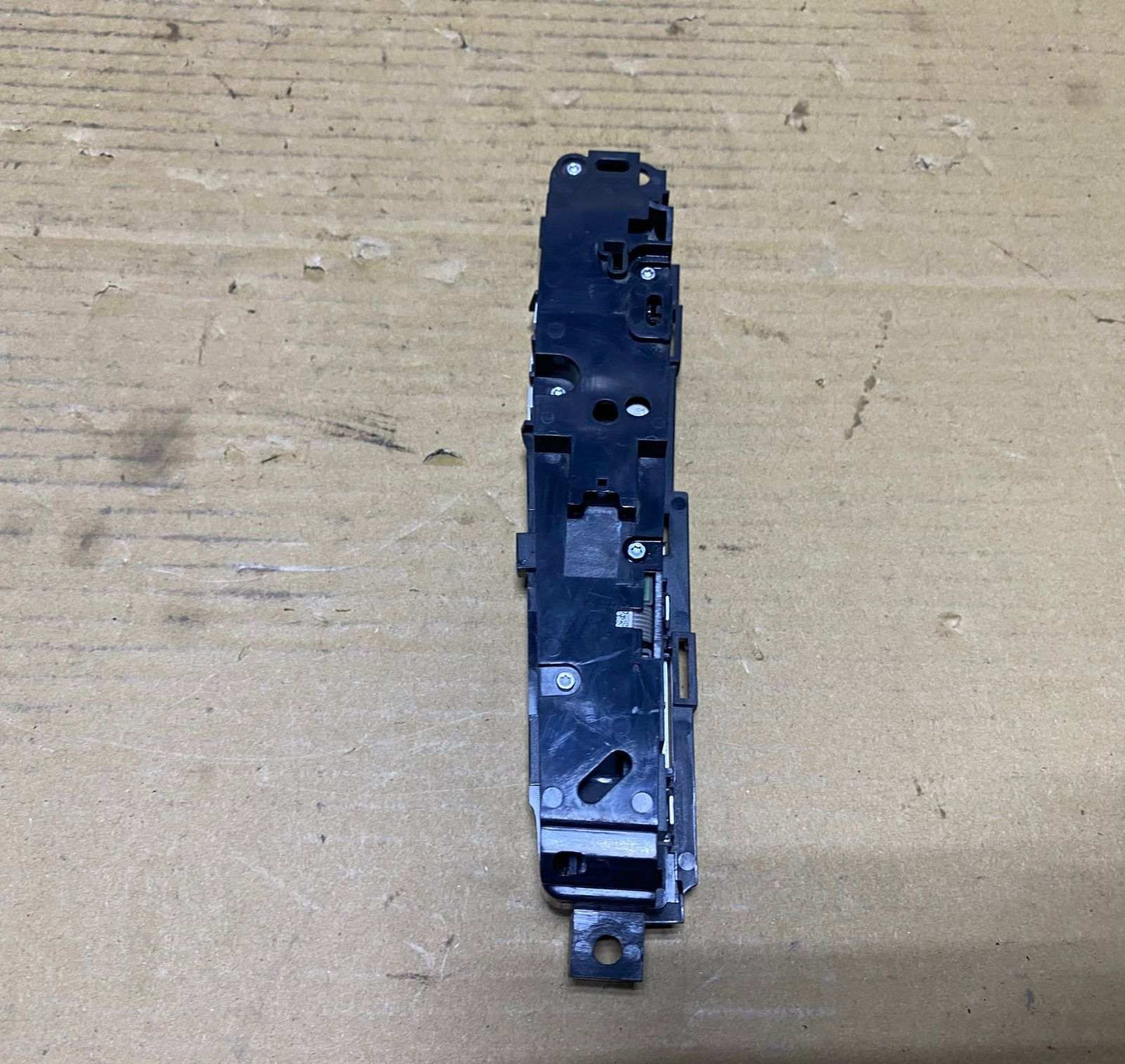 BMW Center Console Switch Operating Unit 6843922 RHD 5 Series G30 G31 and X3 G01