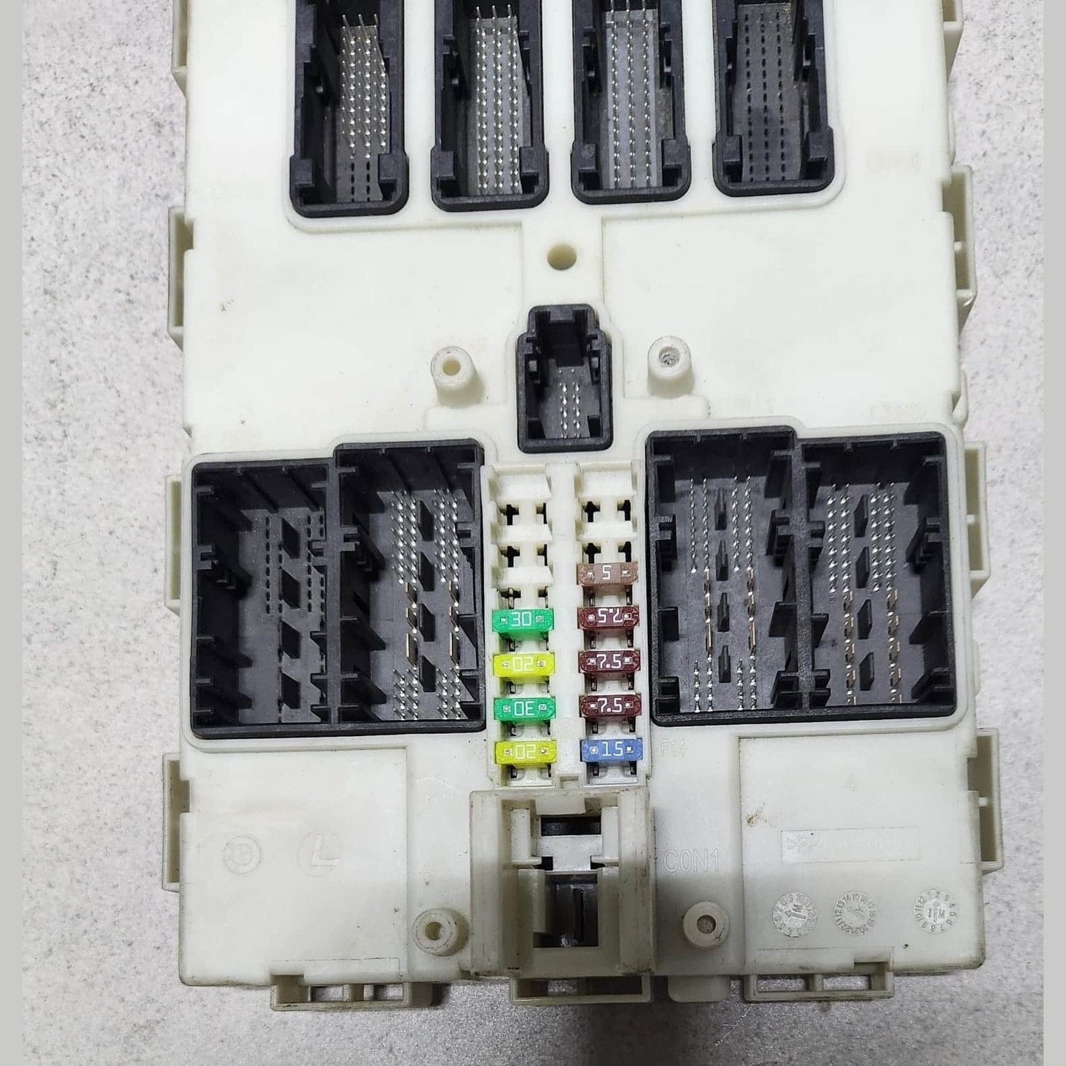 2012-2016 BMW 3 Series 320i 328i Front Body Control Module BCM 9303543