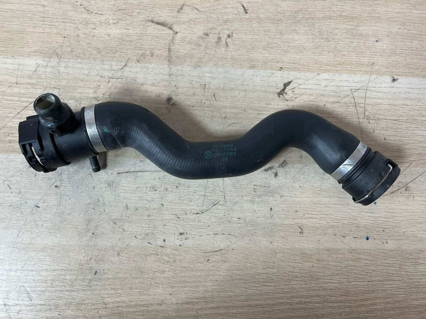 2012-2016 BMW 528i xDrive 528i Upper Radiator Coolant Hose 17127619684 