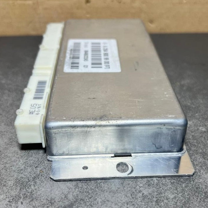 08-12 Mercedes W204 C-Class Air Airmatic Suspension Control Module A204 9009900