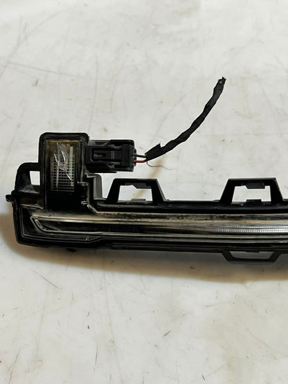 2018-2024 BMW X3 G01 X4 G02 X5 G05 X6 G06 G07 Mirror Turn Signal Light 7441439