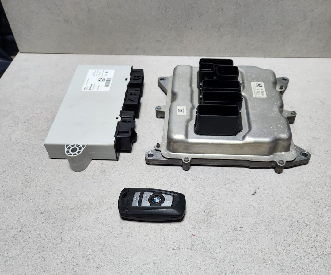 2011-2013 BMW 125i Engine Control Unit ECU Set 8617551 F20 F21 125i N20