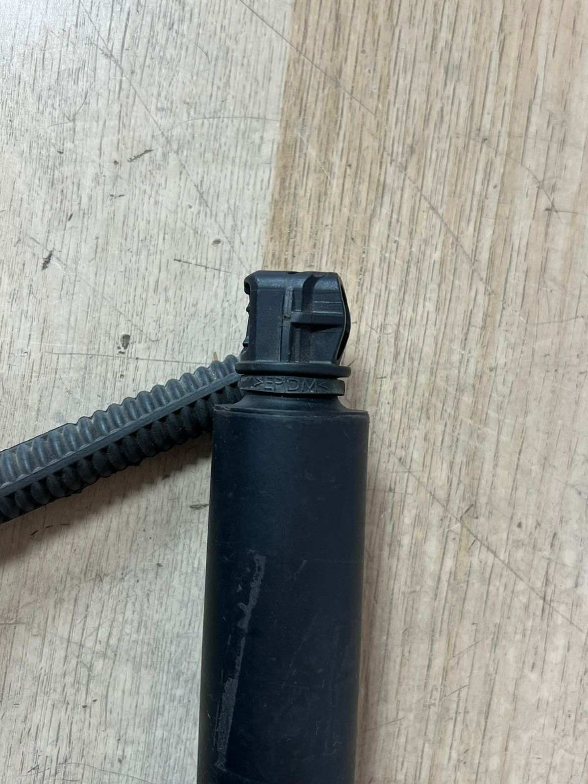 OEM tailgate gas strut for BMW 3 Series Touring F31 7263155 REAR LEFT