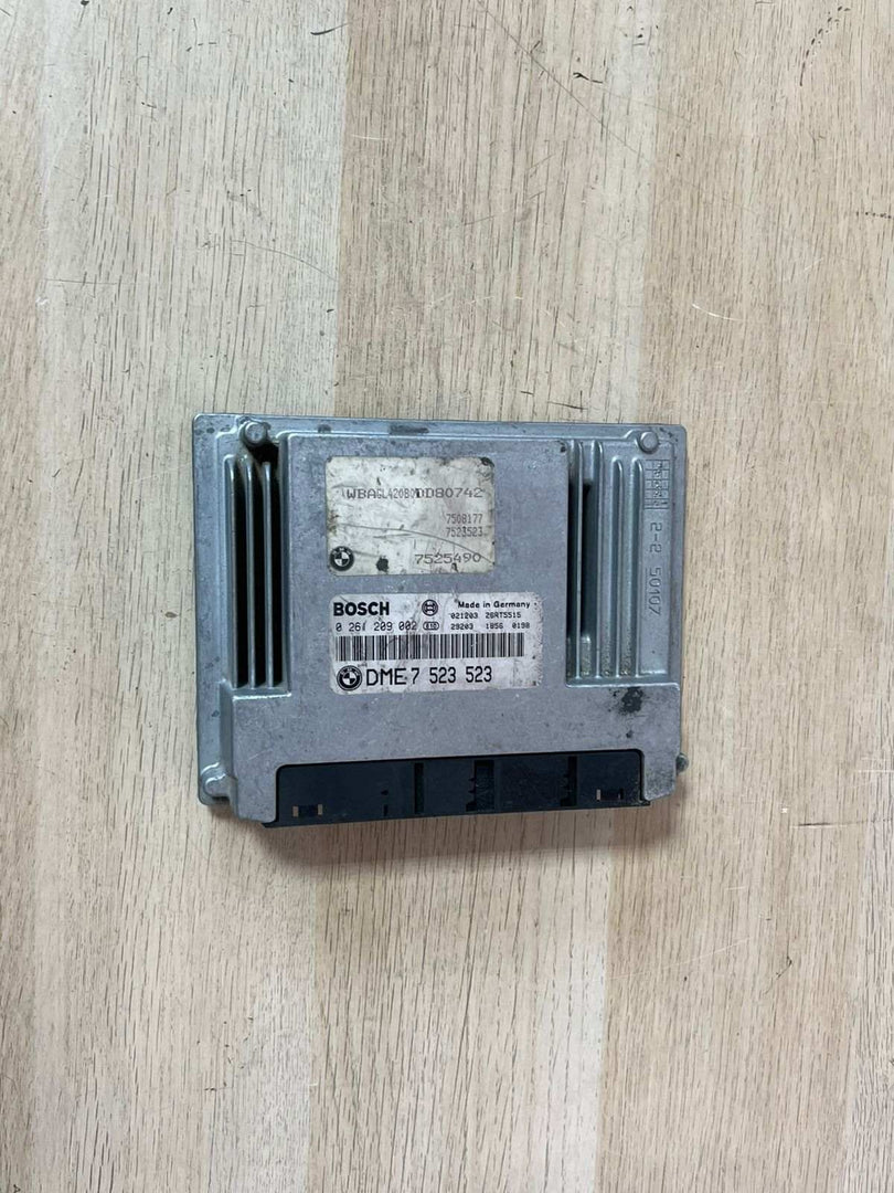 2002-2003 BMW 745i Engine Control Module 7523523 BOSCH 261209002 E65 