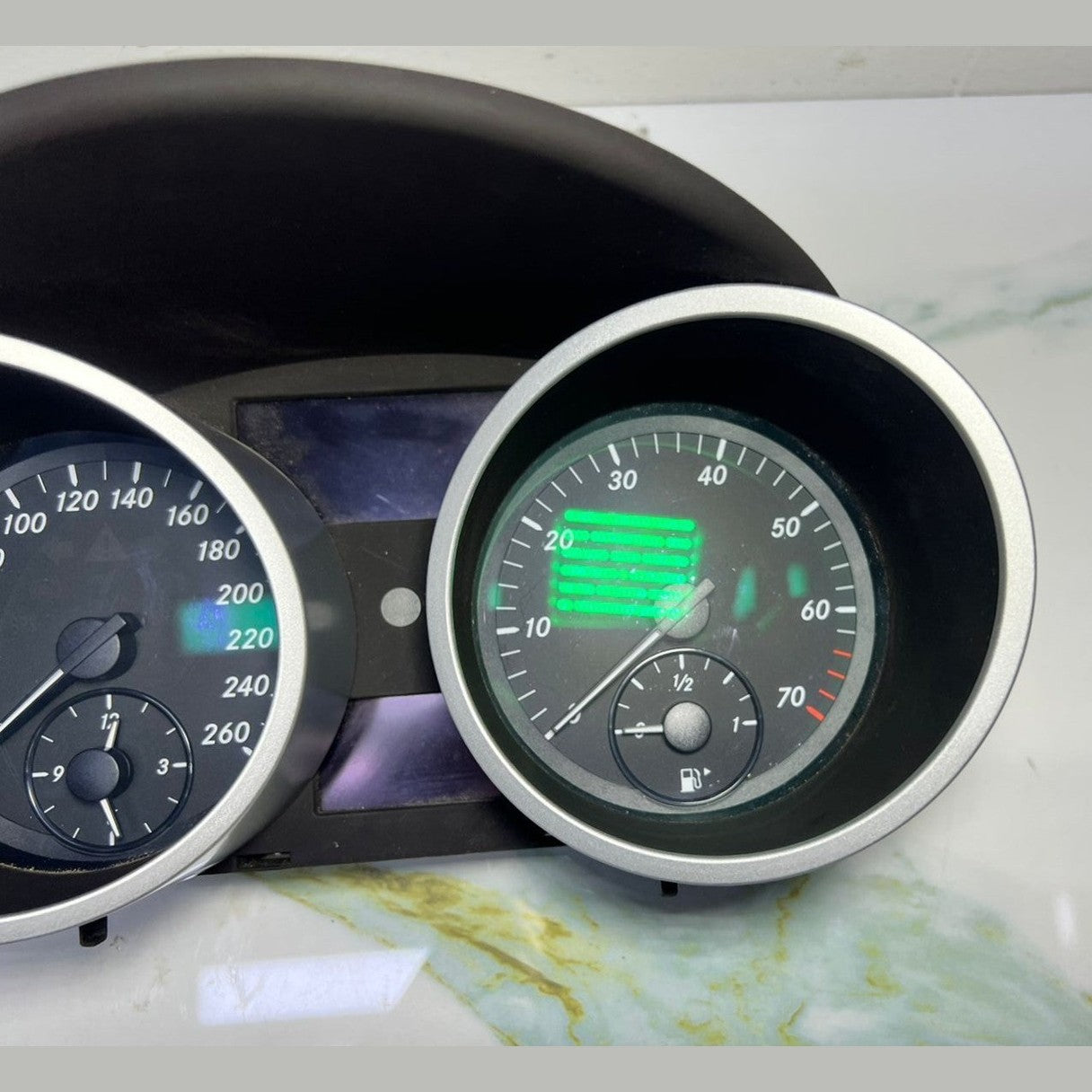 03-06 Mercedes-Benz W171 SLK Instrument Cluster Speedometer A171 5401147 OEM