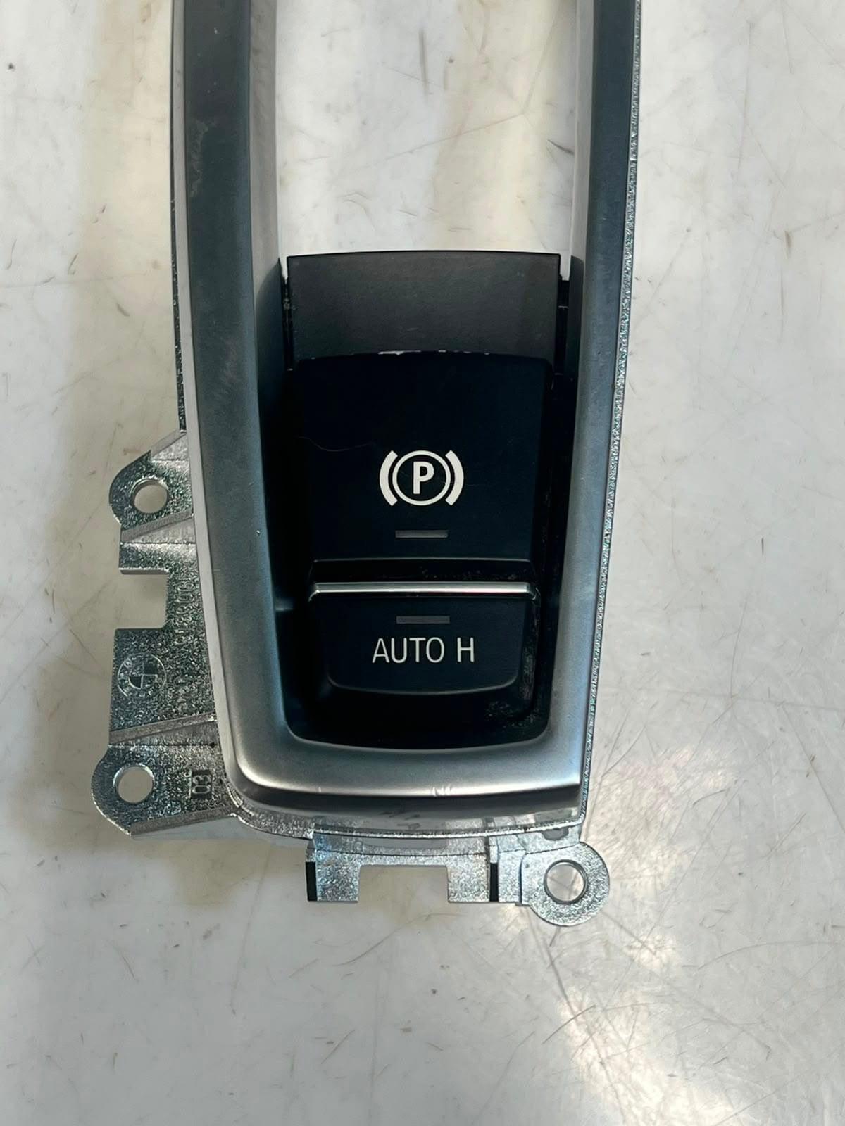 2012-2018 BMW 640i 5 Series F11 6 Series F06 Parking Brake Switch 9385029 oem
