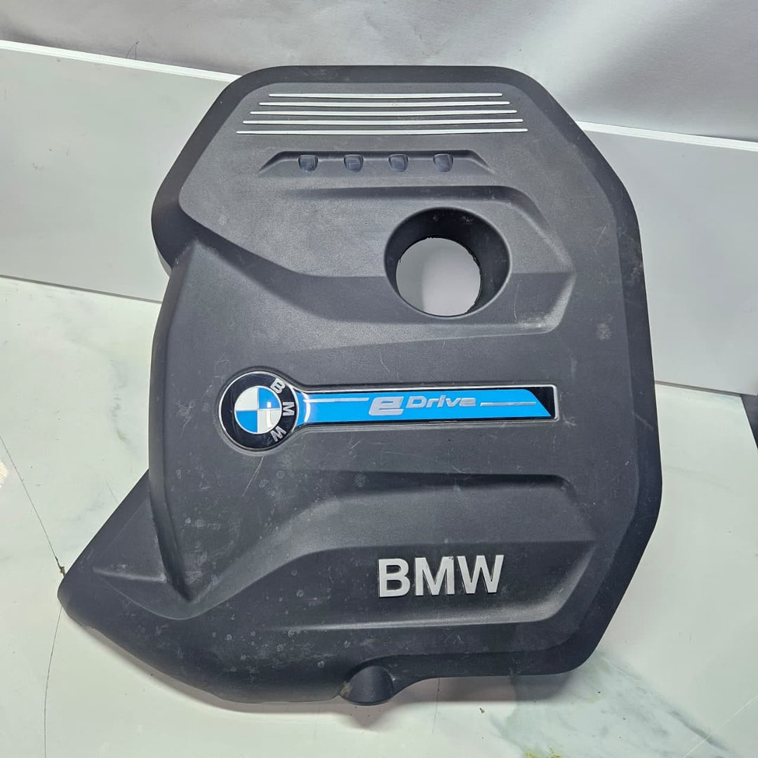 2016-2018 BMW 3 Series F30 330e HYBRID Engine Cover 8604836