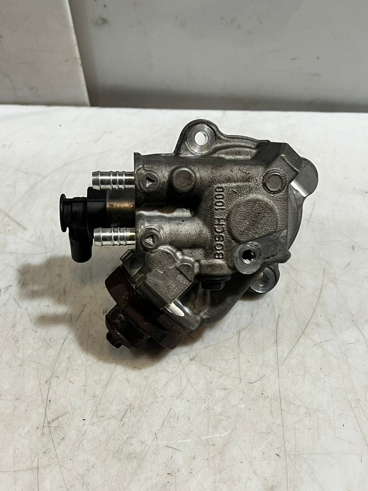 BMW  F10 F20 F21 F30 N47S1 High Pressure Fuel Injection Pump 7823456 0445010528