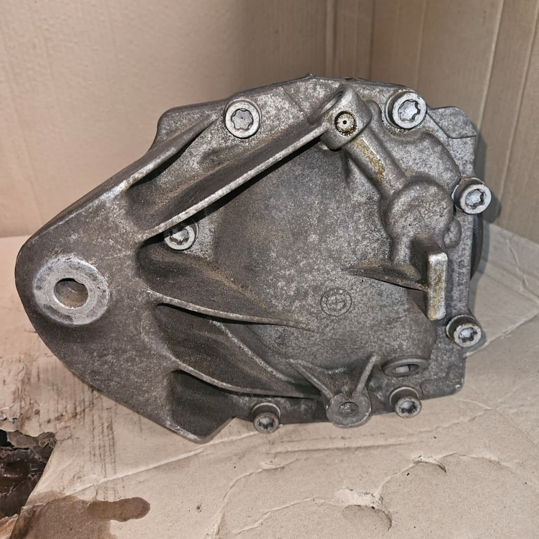 OEM BMW  3 Series F30 F31 F35 Rear 2.81 Differential 7605589