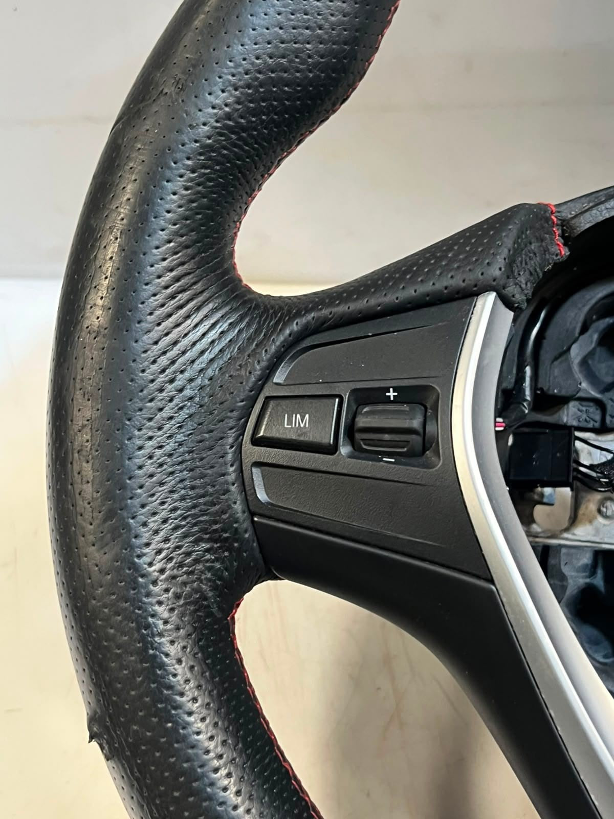 2015 BMW 1 3 4 Series F20 F21 F30 F32 F25 B38 Steering Wheel 62560184D OEM