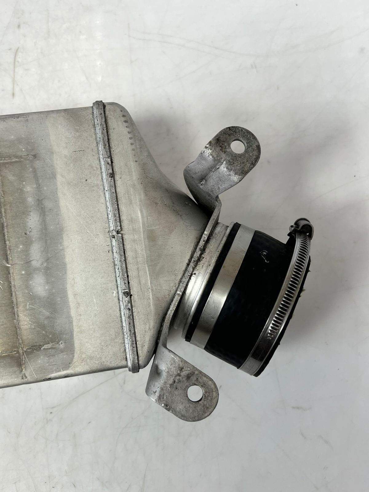 2008-2019 BMW X6 F01 F02 F04 F10 E70 F15 Right Turbocharger Intercooler 7575406