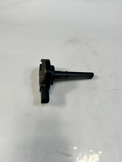 BMW E38 E39 E46 E53 E60 E61 E81 E82 E87 N47 Diesel Sump Oil Level Sensor 7508003