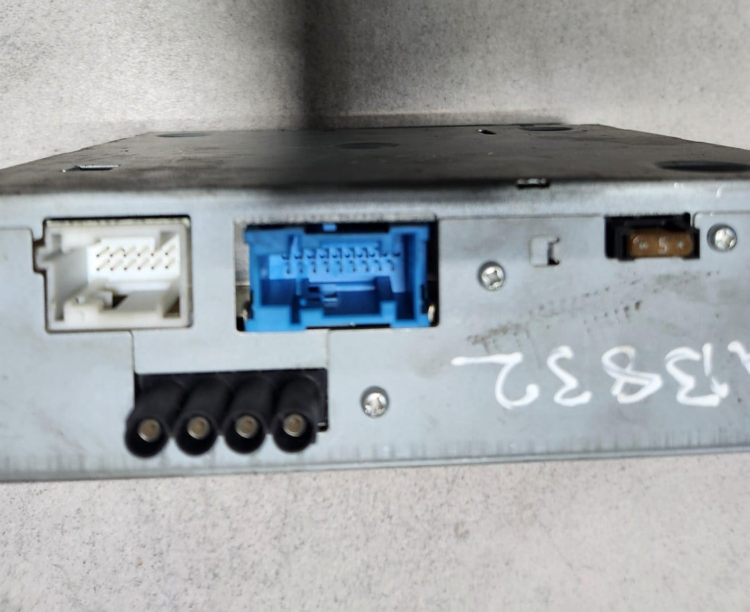 2010-2011 Mercedes-Benz C250 Tv Tuner A2048205285 W204 C-Class C250 and C63 AMG