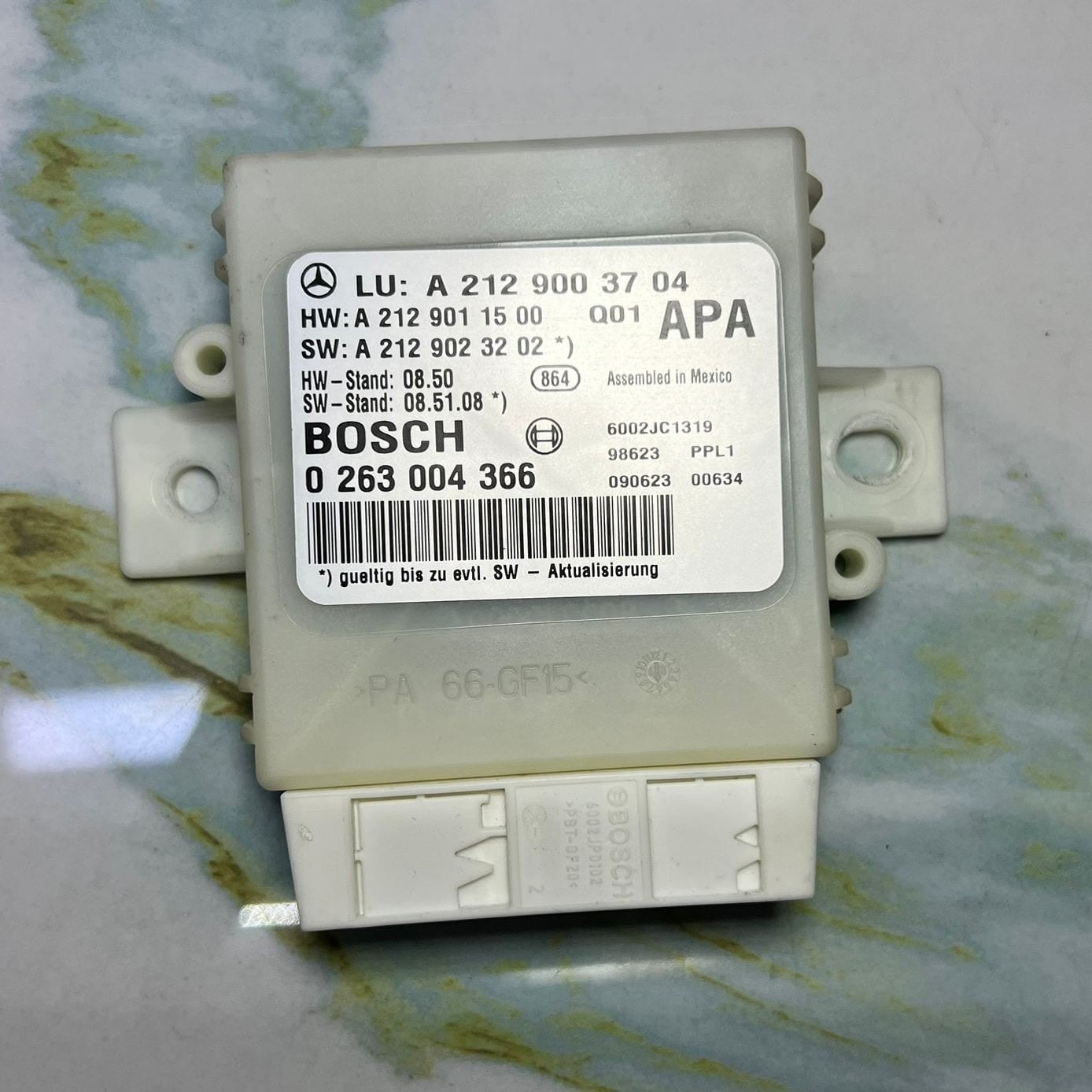 2010-2016 Mercedes E550 Parking Distance Control Module A2129003704 W212 E-Class
