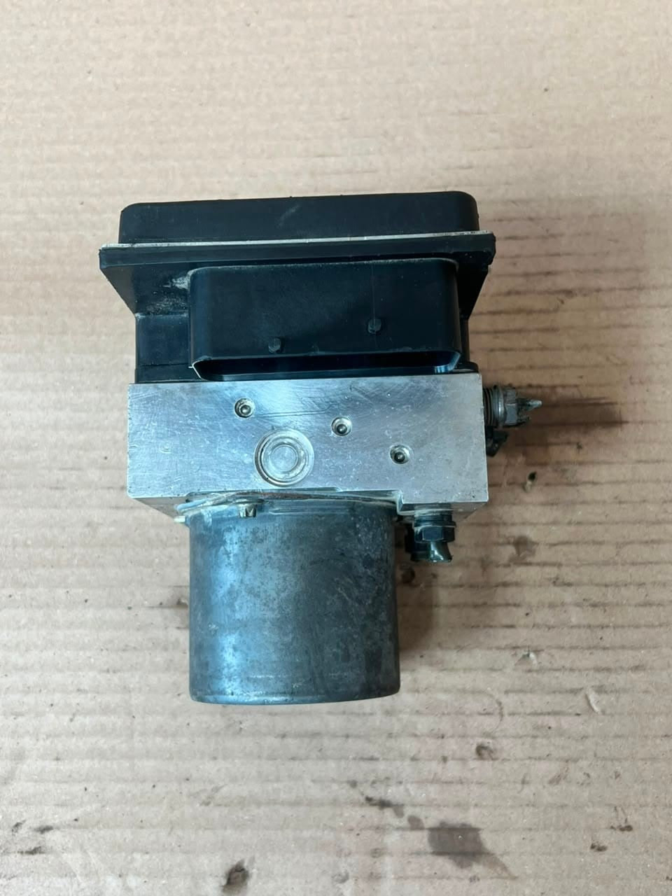 2004-2007 BMW 5 6 Series E60 E61 E63 E64 530i Abs Hydraulic Pump 6769707 OEM