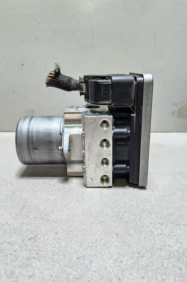 BMW 5 Series G30 G31 540i xDrive Abs Pump Module 6887497 OEM