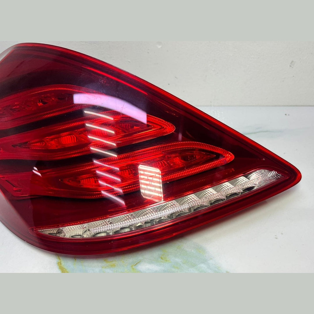 214-2018 Mercedes-Benz Left Rear Tail Light A2229065401 S-Class W222