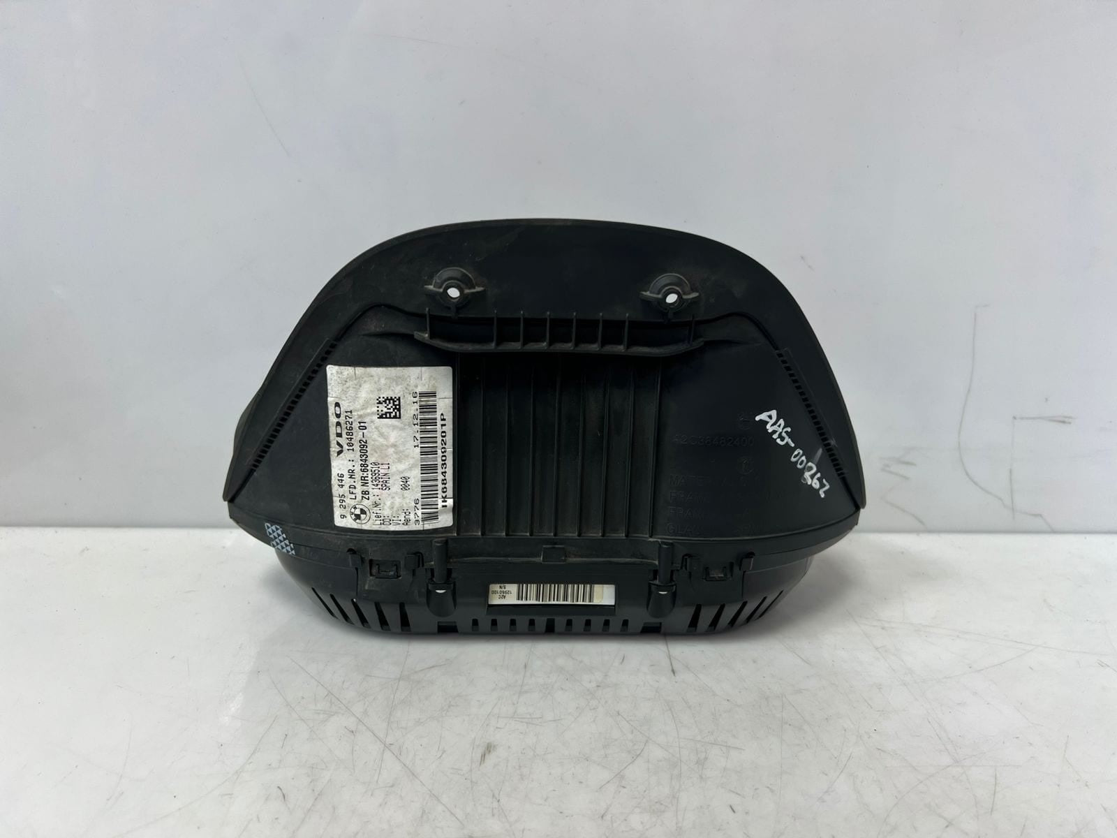 BMW 1 Series F52 sedan SPEEDOMETER Instrument Cluster 6843095 OEM