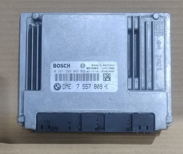BMW 1 E81 E87  ENGINE CONTROL UNIT MODULE ECU  ONLY BOSCH - 7557809