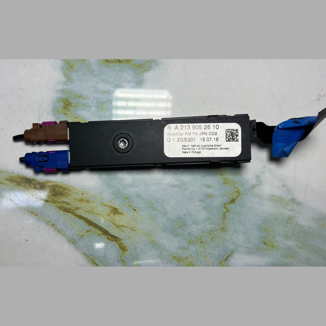 Mercedes Antenna Amplifier A2139052610 S-Class W222 W213 E-Class