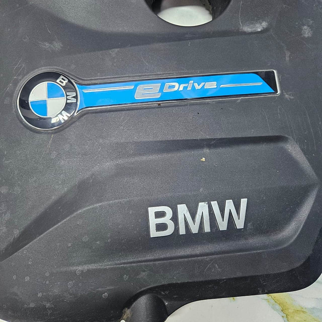 2016-2018 BMW 3 Series F30 330e HYBRID Engine Cover 8604836