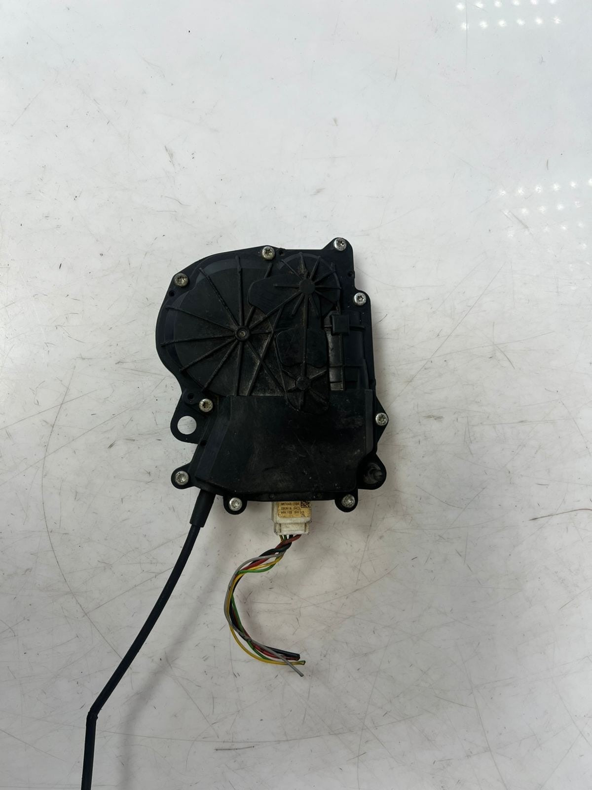 2010 BMW 550i F07 5 Series GT Trunk Lid Soft Close Actuator Motor 4329789 OEM