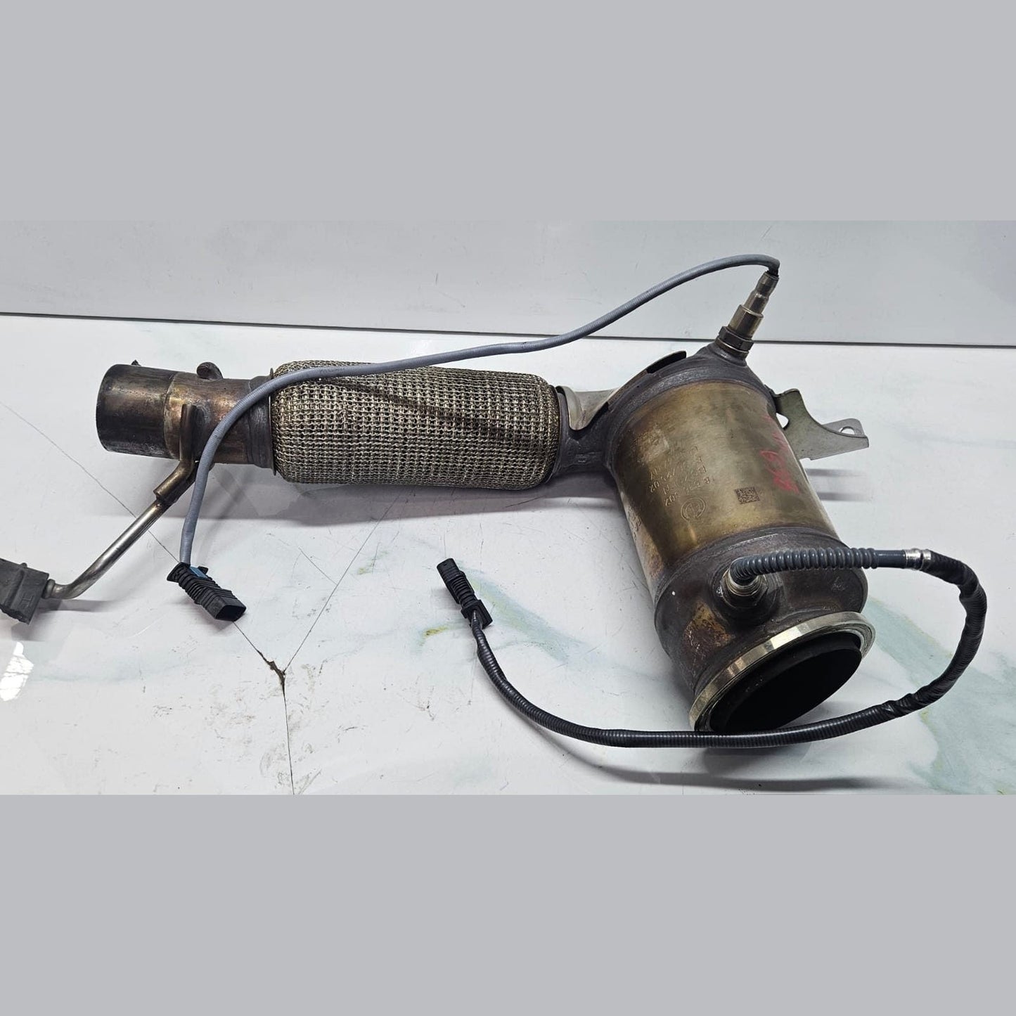 2018-2020 BMW X2 F48 B38 Catalytic Converter 8616302 OEM