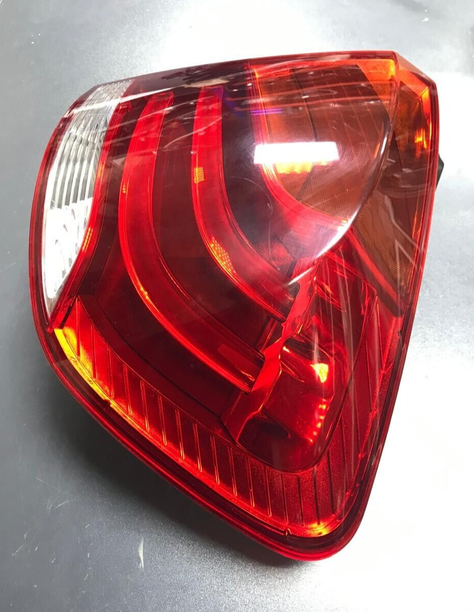 BMW X1 E84 RIGHT SIDE REAR OUTER TAIL LIGHT  OEM 2990110