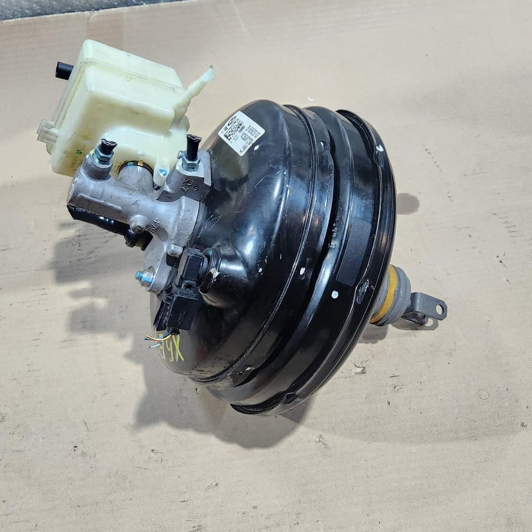 2010-2013 BMW X5 E70 Power Brake Booster ASSEMBLY 6856833 X6 E71