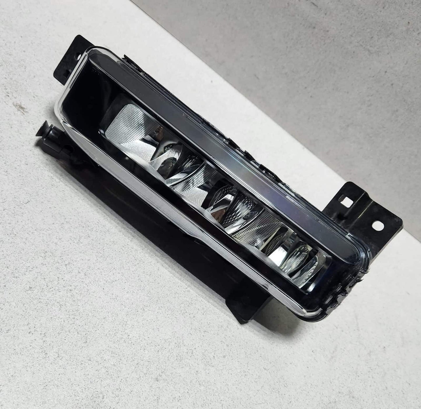 2020-2024 BMW 320i Fog Light LED Left 7433787 3 Series G20 G21 and 2 Series F44