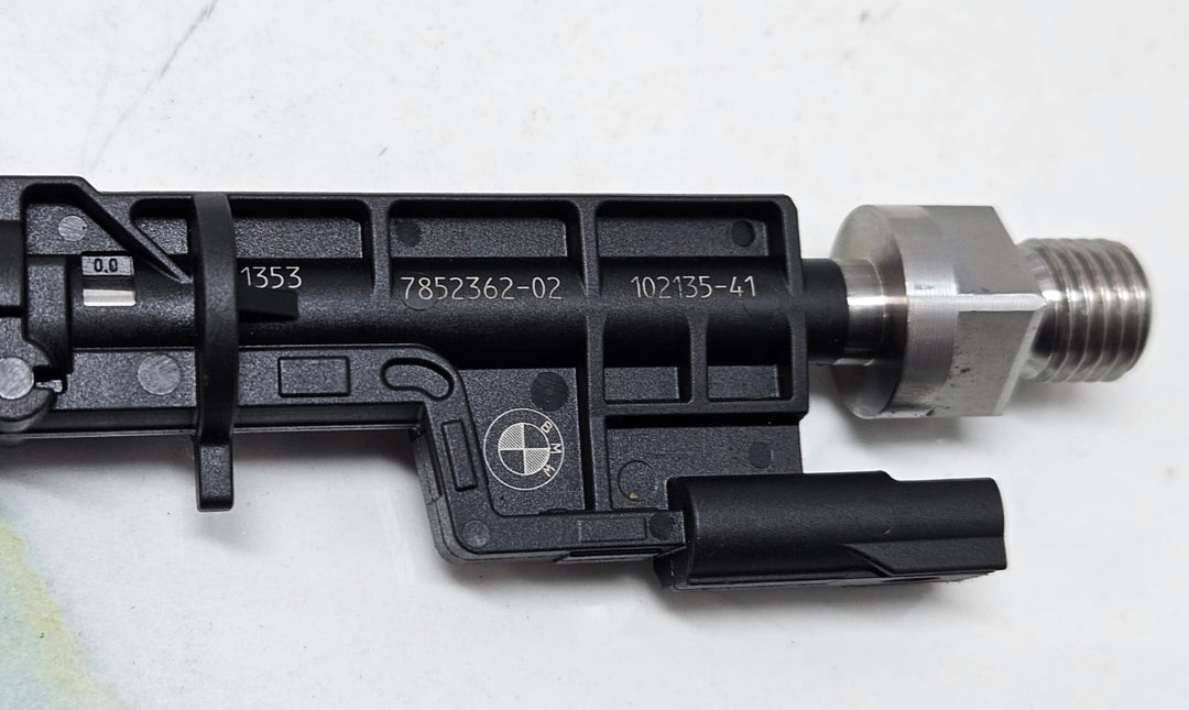 BMW S63B44 M5 F90, M8 F91 F92 F93, G30 5 Series Fuel Injector 7852362 OEM-1 PC