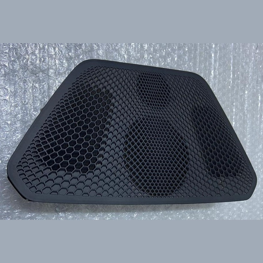 BMW G20 G21 G22 G23 G26 G80 M3 M4 Dashboard Speaker Tweeter Holder 6831282