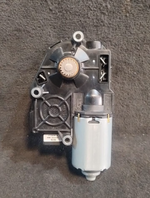Load image into Gallery viewer, BMW E90/E92 F10 SUNROOF SLIDING/TILTING MOTOR OEM P/N 7193398
