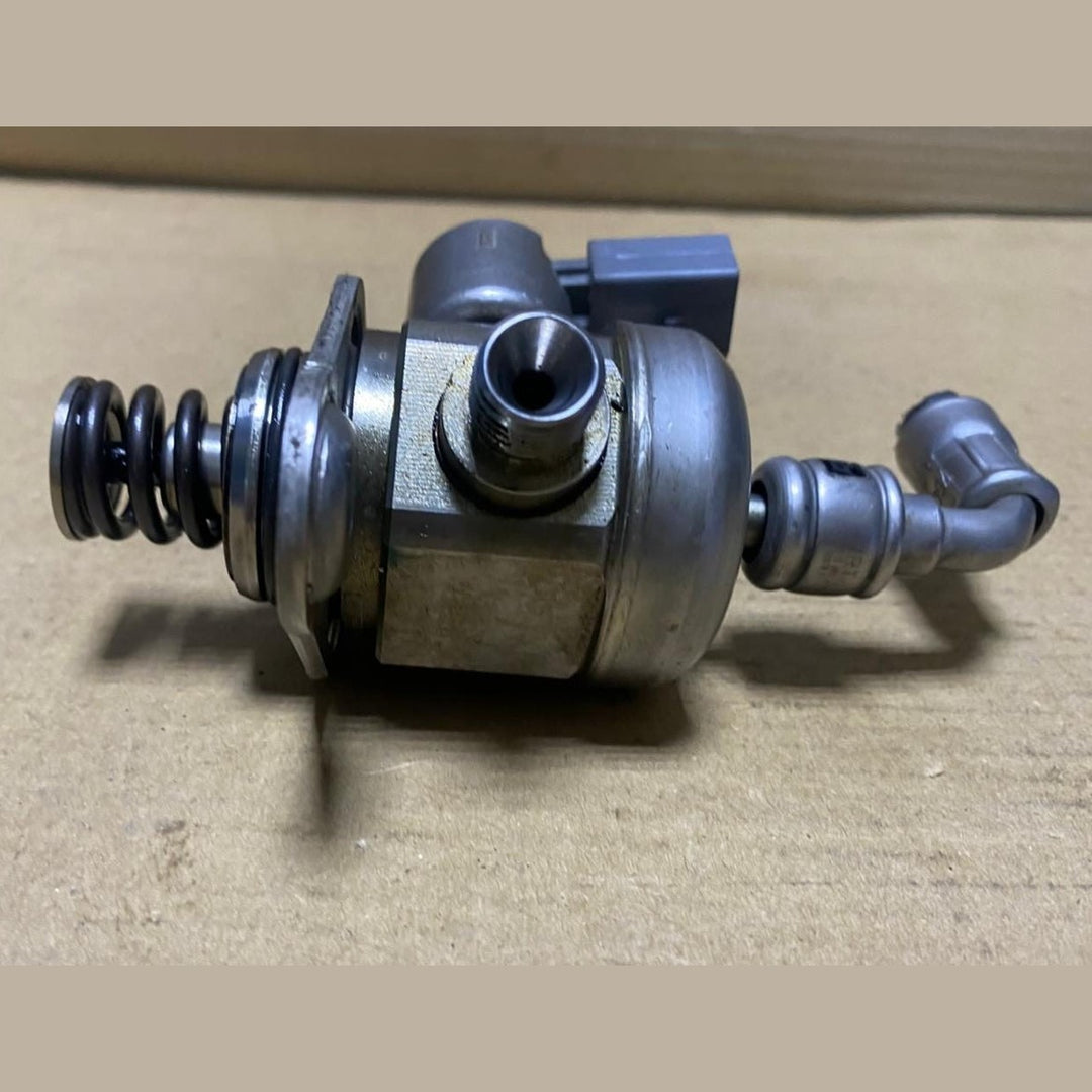 BMW High Pressure Fuel Pump 7607159 BMW 1 Series F20 116i 118i and 3 Series F30 