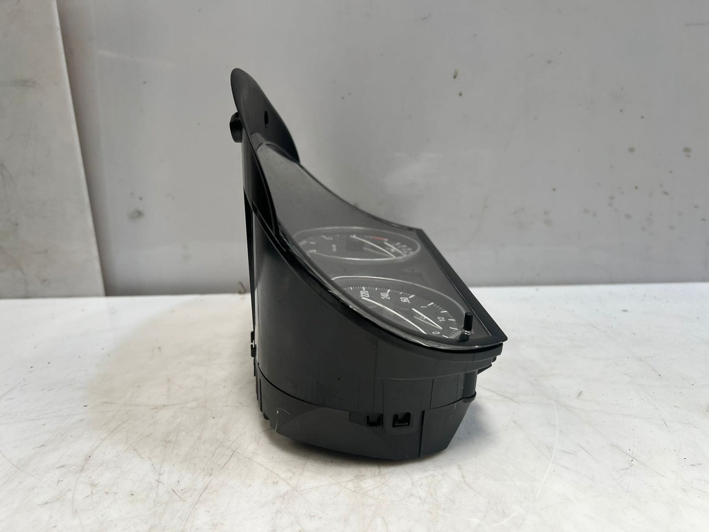 2011-2012 BMW X1 E84 Instrument Cluster SPEEDOMETER 9242340 OEM