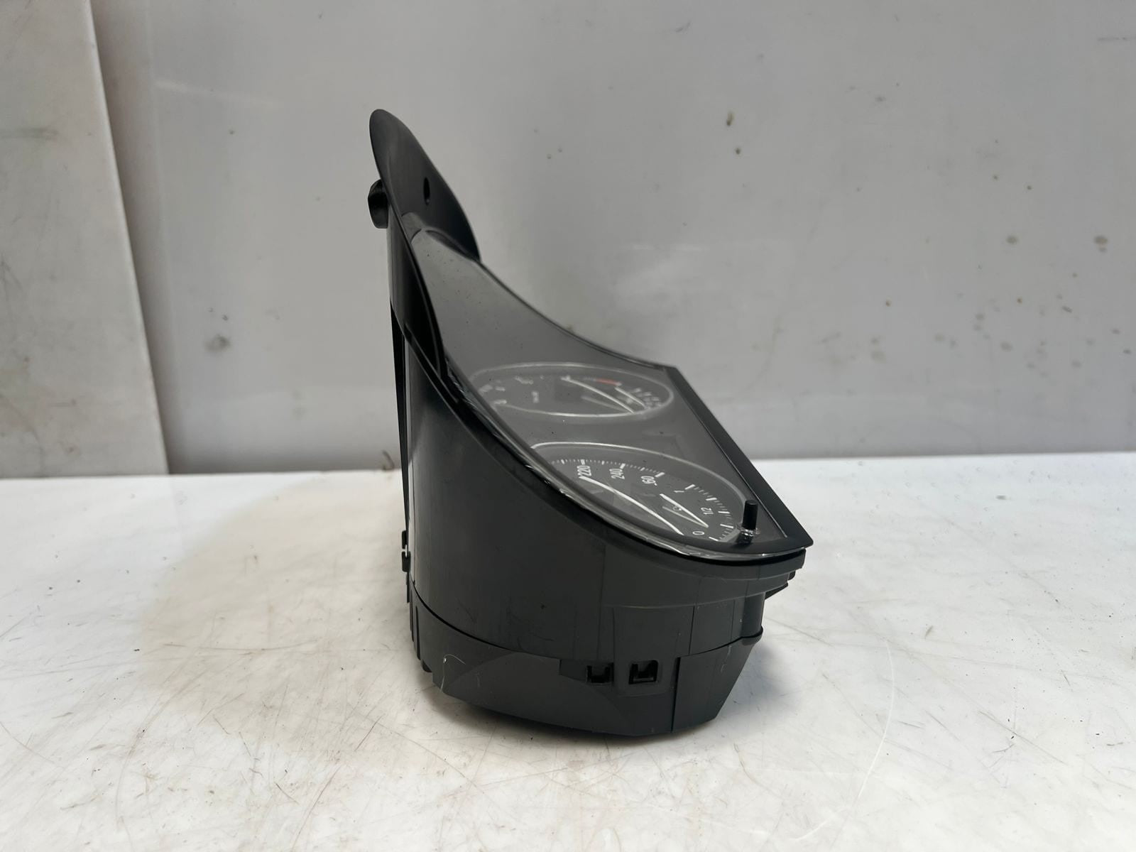 2011-2012 BMW X1 E84 Instrument Cluster SPEEDOMETER 9242340 OEM