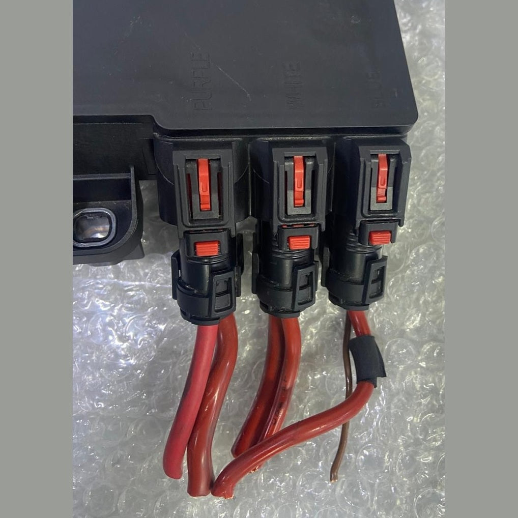 OEM BMW X5 X6 G05 G06 BATTERY VOLTAGE JUMP START TERMINAL POINT 6841556