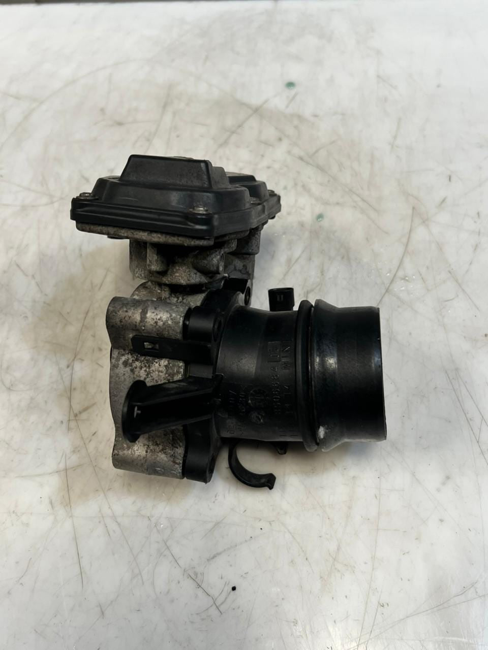 2013 BMW X3 X4 X5 X6 E84 E83 F25 F26 E70 F15 E71 F16 Throttle Body 7810752 OEM