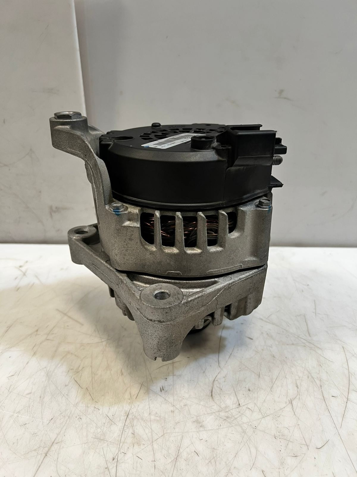 BMW 5 Series F10 F118 F25, 7 Series, X3, X5, and X6 Alternator FGN23S032 OEM