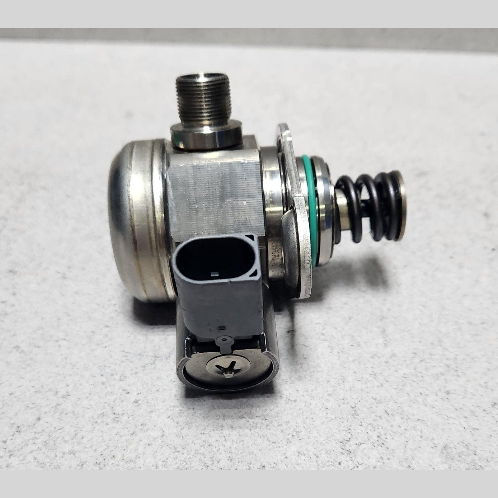 Mercedes-BenzHigh Pressure Fuel Pump A2740700501 W204 W205 W212 W213 C207