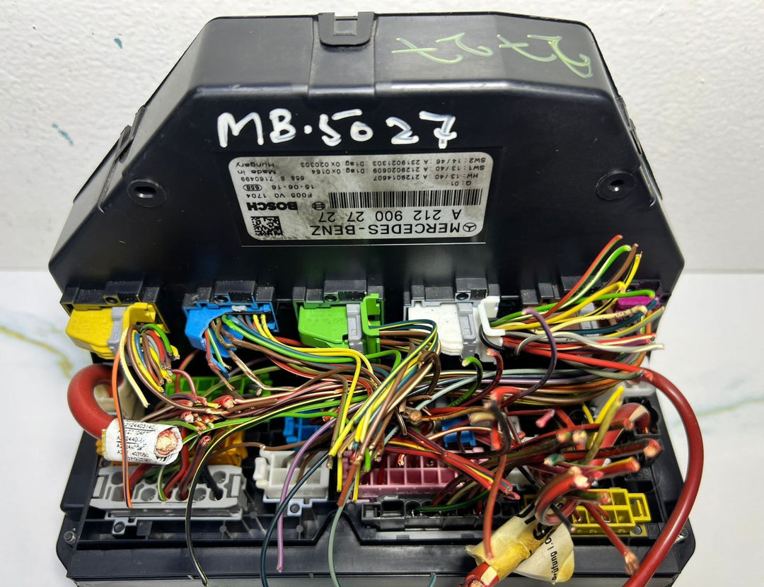 10-16 Mercedes-Benz W212 W204 Front SAM Module Relay Fuse Box A212 9002727 OEM