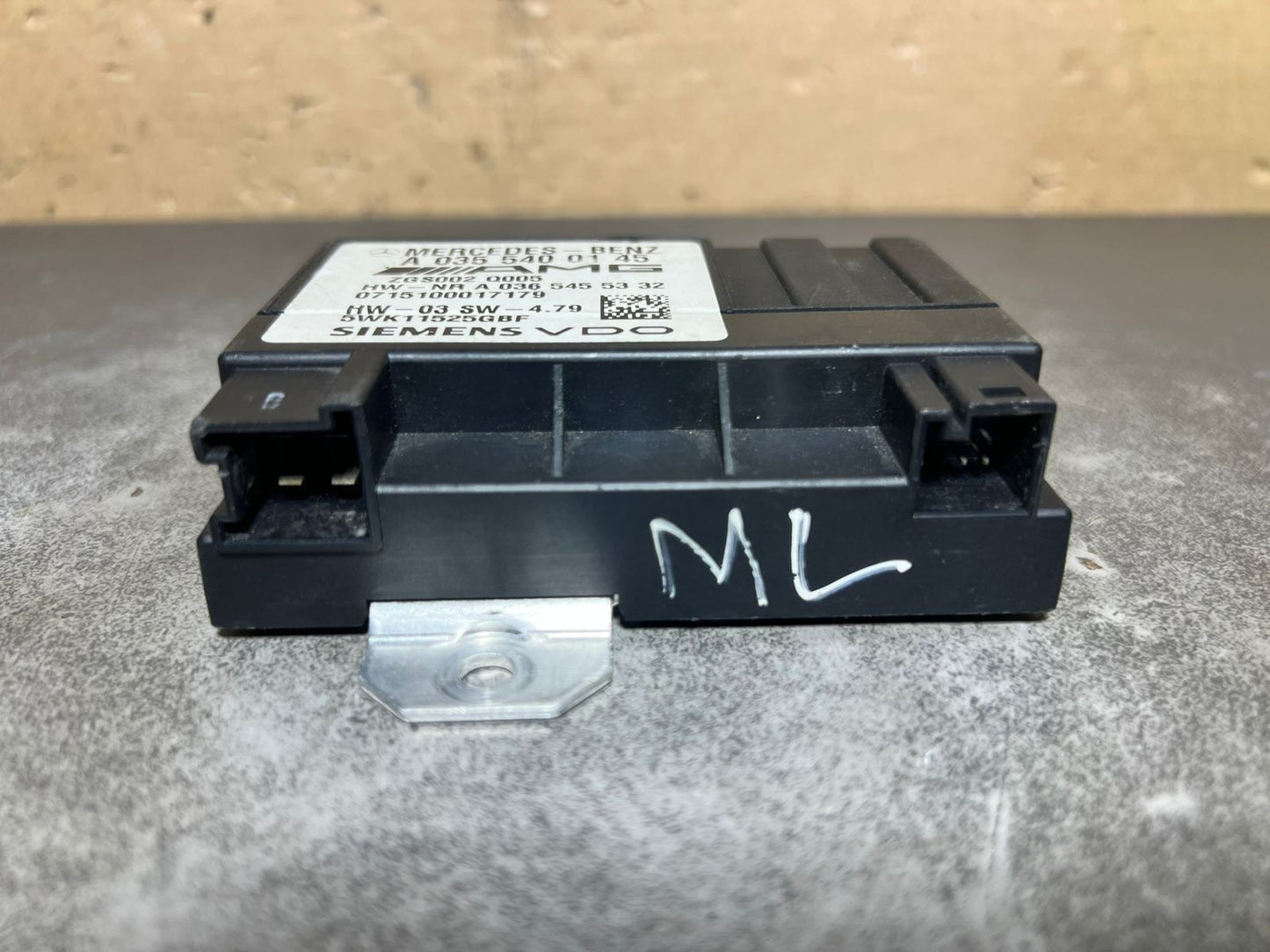 Mercedes W164 ML63 CLS63 AMG Fuel Pump Motor Control Module  A035 5400145 OEM