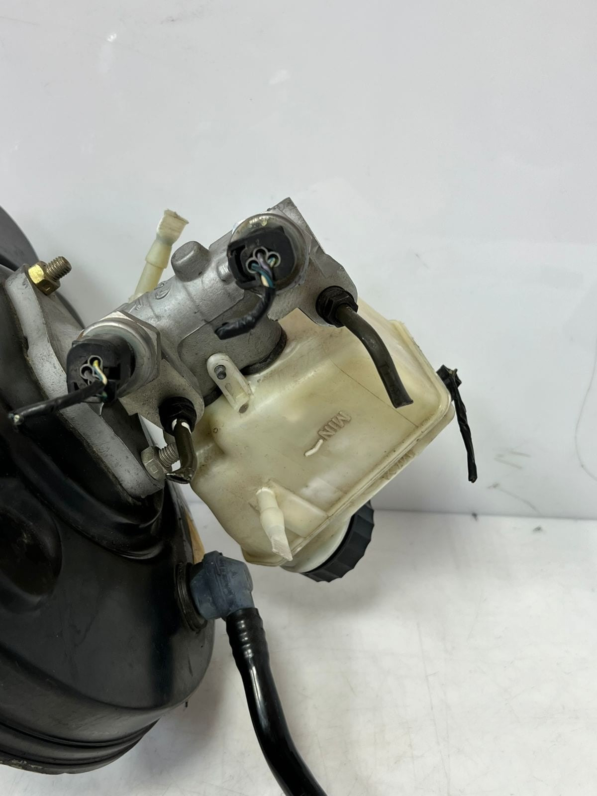 2003-2008 BMW Z4 E85 3.0 Brake Master Cylinder Servo 6757273 OEM